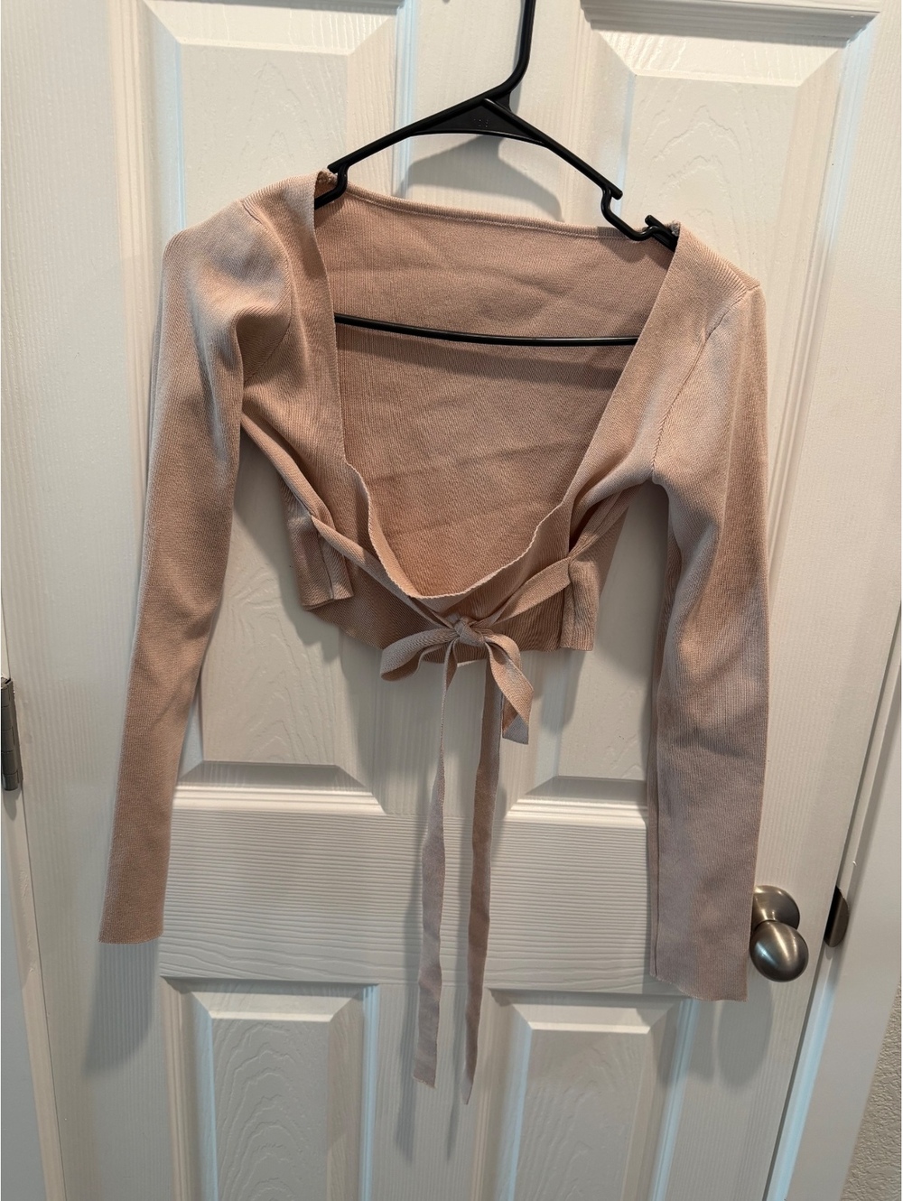 Light beige tie back long sleeve crop sweater